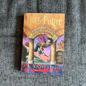 Book sale!! 3/$20 📚 Harry Potter and the Sorcerer's Stone Book